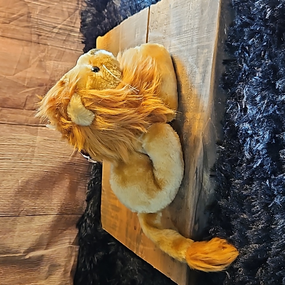 Russ Luv-Pets Lion "Richard" (1979) - Picture 3 of 9